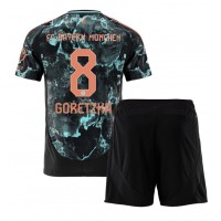 Dětský fotbalový dres Bayern Munich Leon Goretzka #8 2024-25 Venkovní Krátký Rukáv (+ trenýrky)